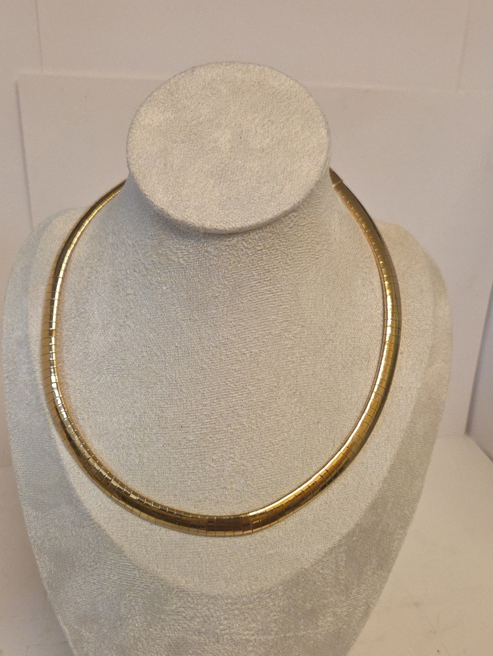 Vintage Gold Tone Flat Omega Chain Collar Choker Necklace